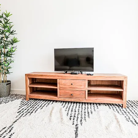 Beachside Breeze In Costa Da Caparica Apartment